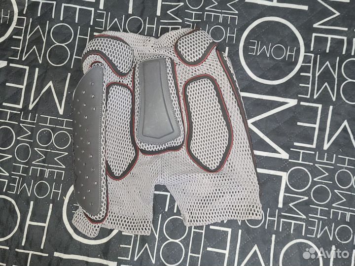 Защитные шорты Dainese Action