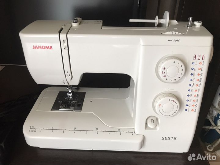 Швейная машина janome