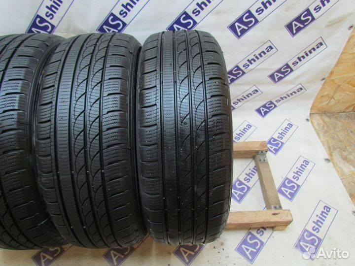 Minerva S210 Ice Plus 215/60 R17 97P