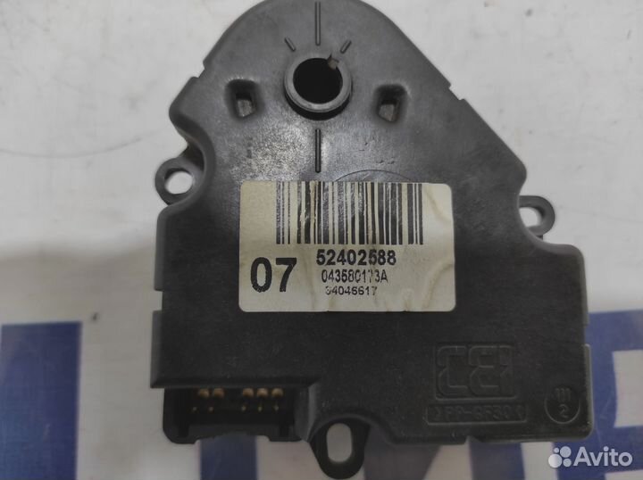 Моторчик заслонки отопителя Cadillac Escalade III