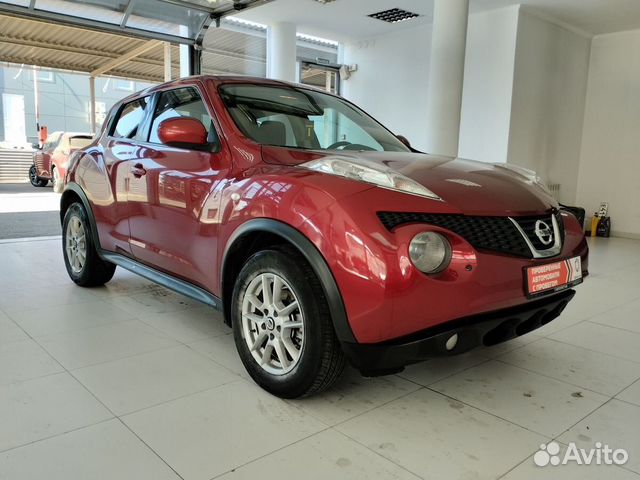 Nissan Juke красный 2015