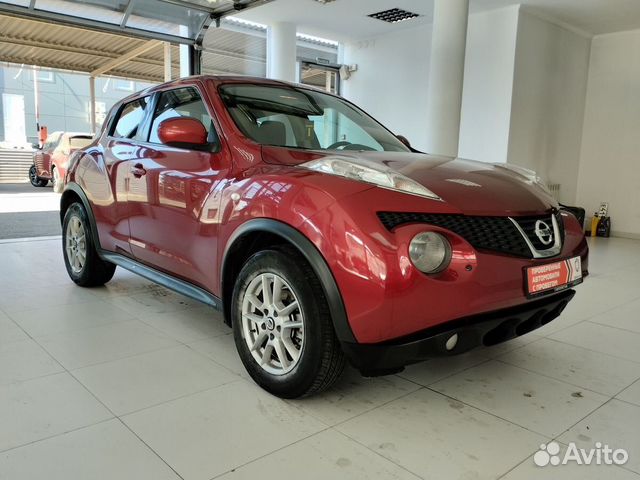 Nissan Juke красный 2016