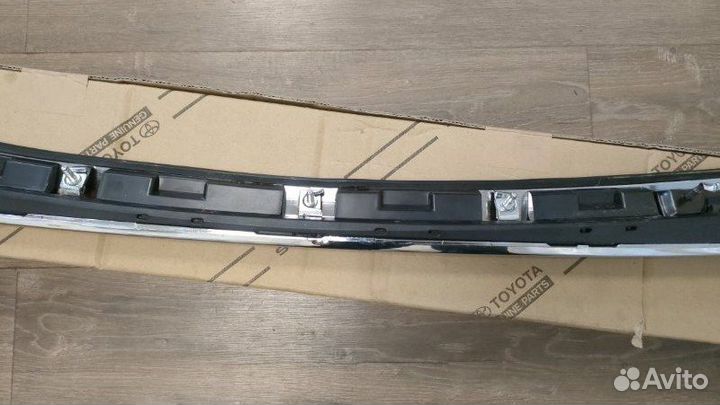 Молдинг капота Toyota Land Cruiser Prado 150