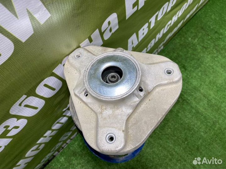 Стойка подвески передняя правая Mercedes-Benz