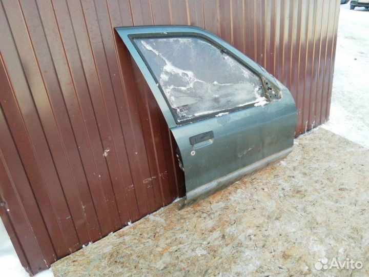 Дверь боковая передняя правая Renault 19