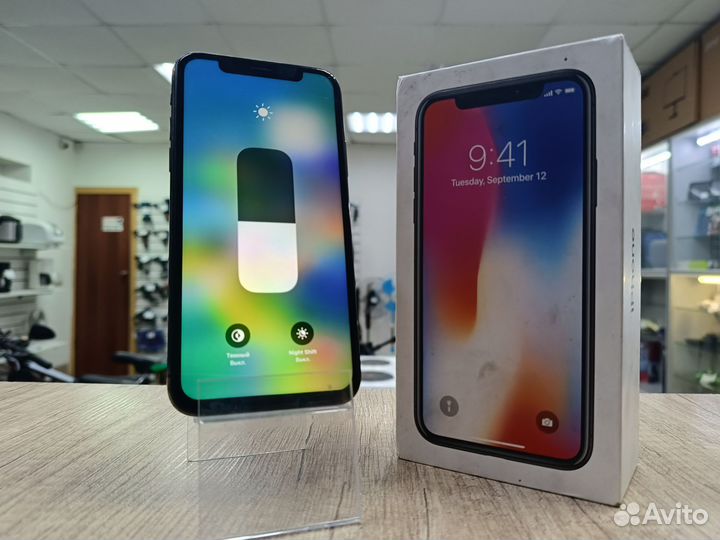 iPhone X, 64 ГБ