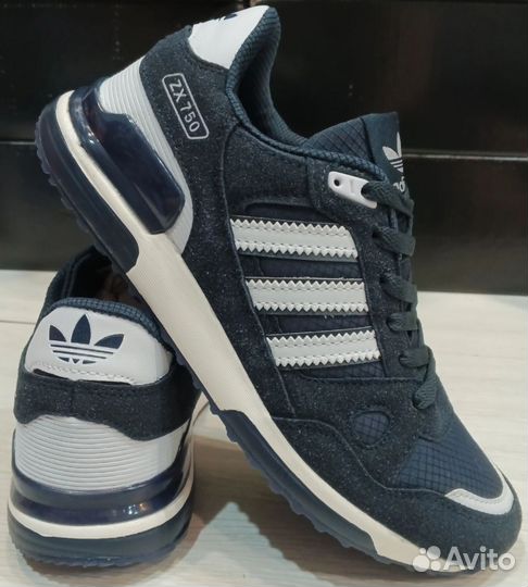 Кроссовки Adidas новые синие