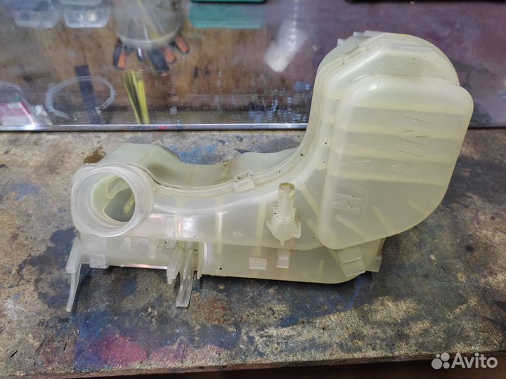 Расширительный бачок Renault Latitude