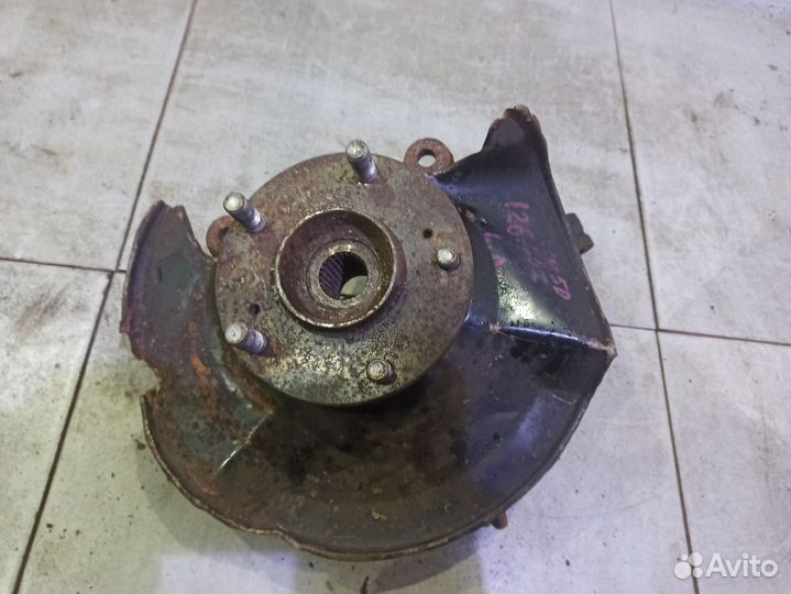 Кулак передний левый Хонда