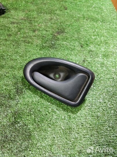 Ручка двери внутренняя правая Renault Logan