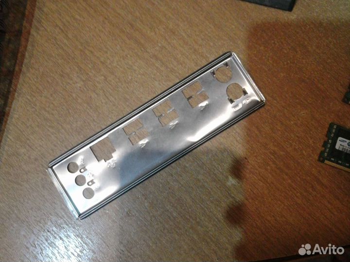 Материнская плата с процессором и памятью