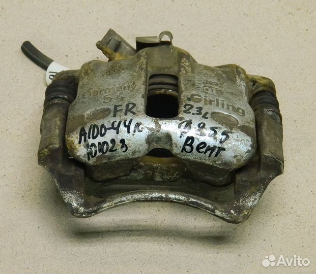 Суппорт передний правый Audi 100 44 кузов (вент)