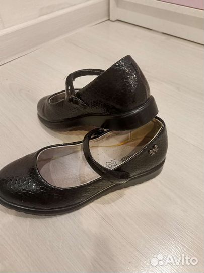 Школьные туфли