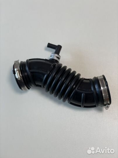 Патрубок воздушного фильтра Nissan Note E11 HR16