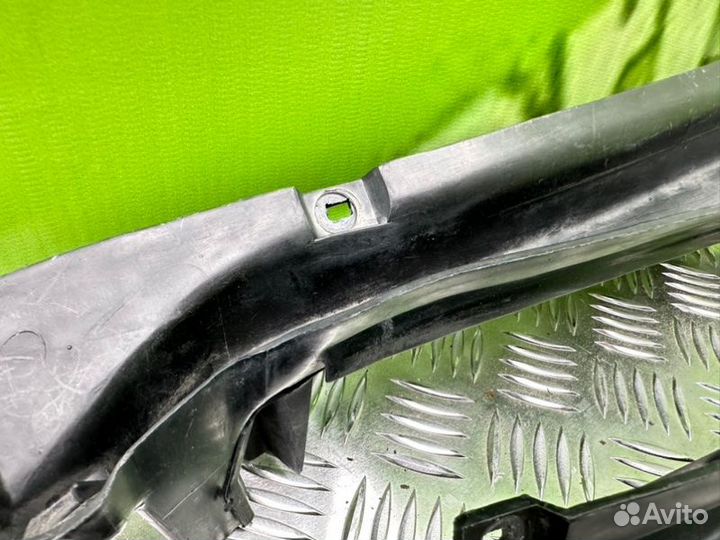 Водостоки Mercedes-Benz W124 M102 2.3 1991