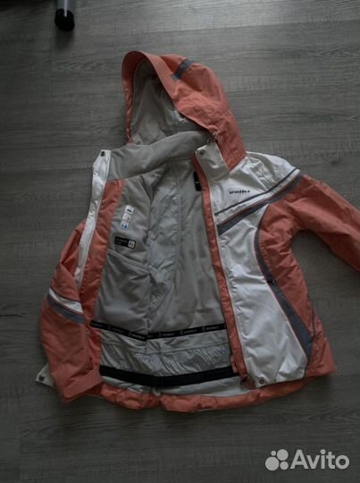 Горнолыжная куртка женская Volki s-42