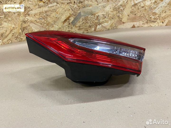 Тойота Камри 70 правая фара