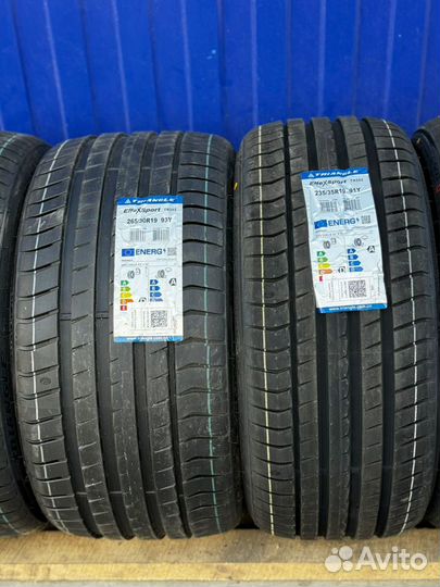 Triangle EffeXSport TH202 235/35 R19 и 265/30 R19 91Y