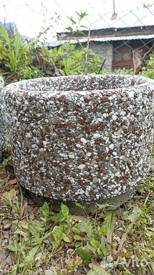 Садовые вазоны