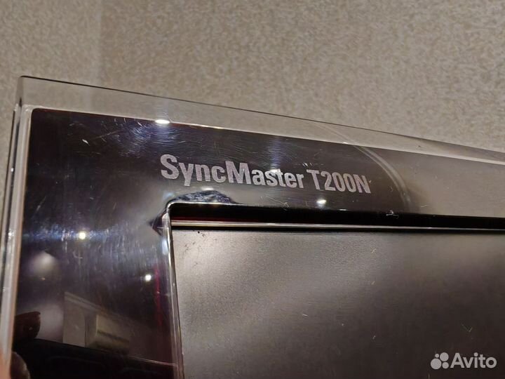 Монитор Samsung SyncMaster T200N