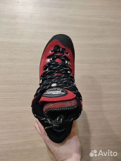 Трекинговые ботинки