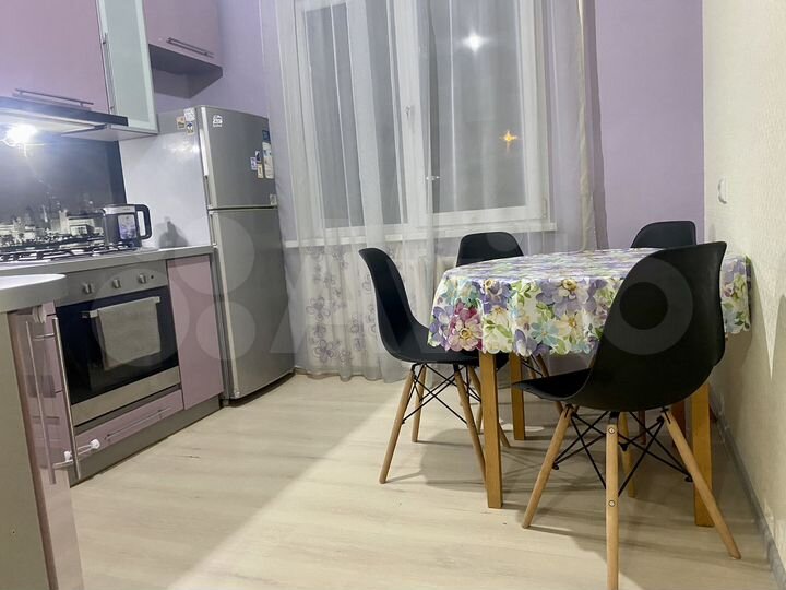 2-к. квартира, 52 м², 1/5 эт.