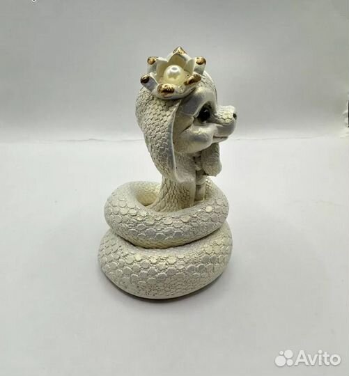 Символ года 2025 змея