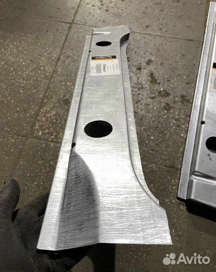 Порог правый Volkswagen Transporter T4 внутренний