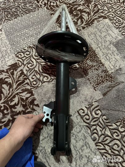 Амортизатор передний левыйKYB 339282 Highlander