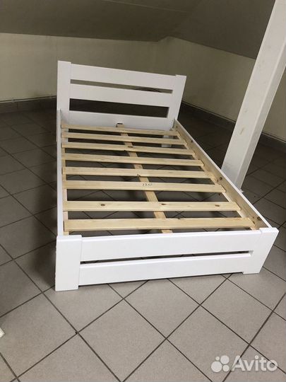 Кровать массив дерева