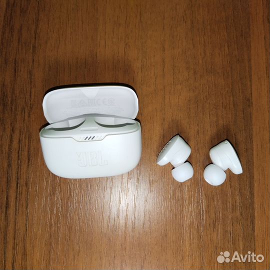 Беспроводные наушники TWS JBL Tune 130TWS белые