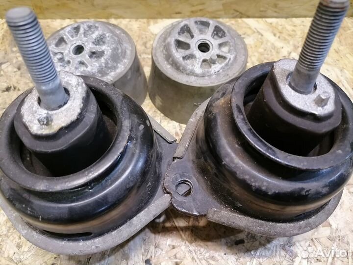 Подушка двигателя Volkswagen Touareg 7L 3.2 4.2