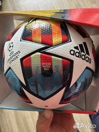 Футбольный мяч adidas UCL Pro footbal 5