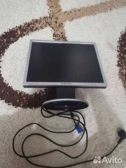 Монитор Samsung