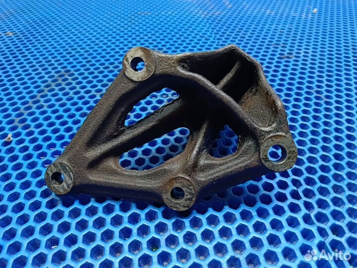 Кронштейн гур Toyota Carina T 170 4AFE