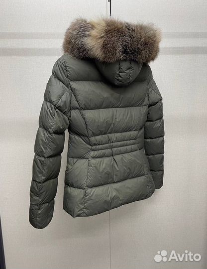 Женский пуховик Moncler