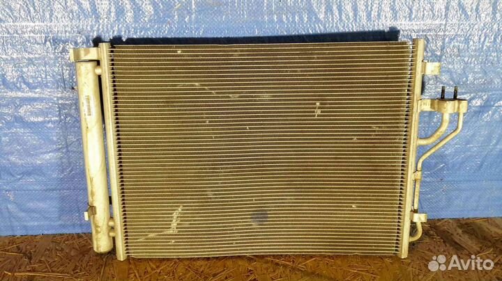 Радиатор кондиционера Hyundai Ix35 2010