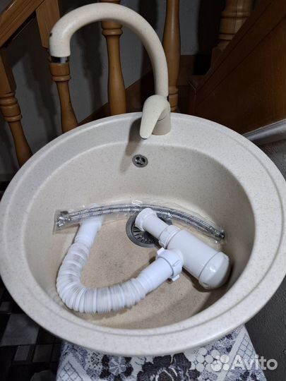 Продам раковину (искуственный камень)бу