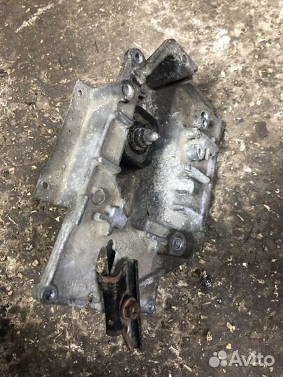 Площадка акб Nissan Tiida 1