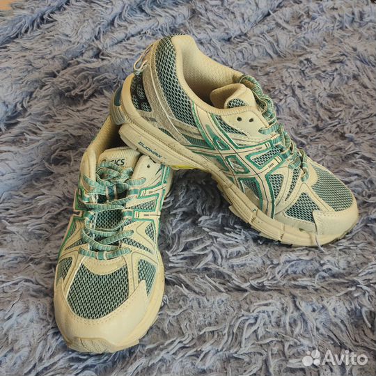 Кроссовки женские