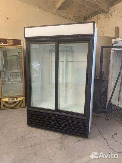 Холодильный шкаф витрина