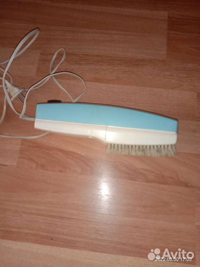 Пылесос-щетка времен СССР