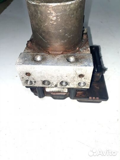 Блок ABS Nissan Teana J32