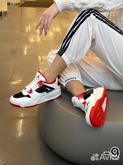 Кроссовки женские