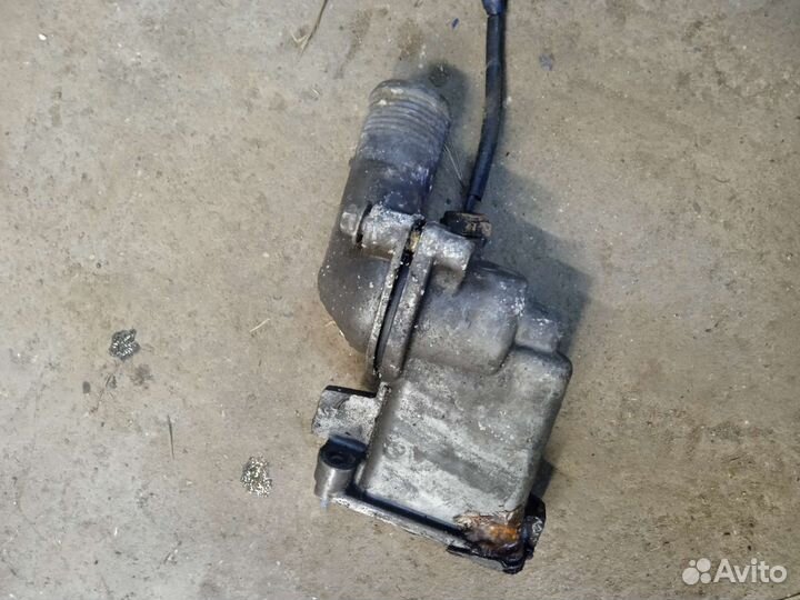 Корпус термостата Вольво С40 В40