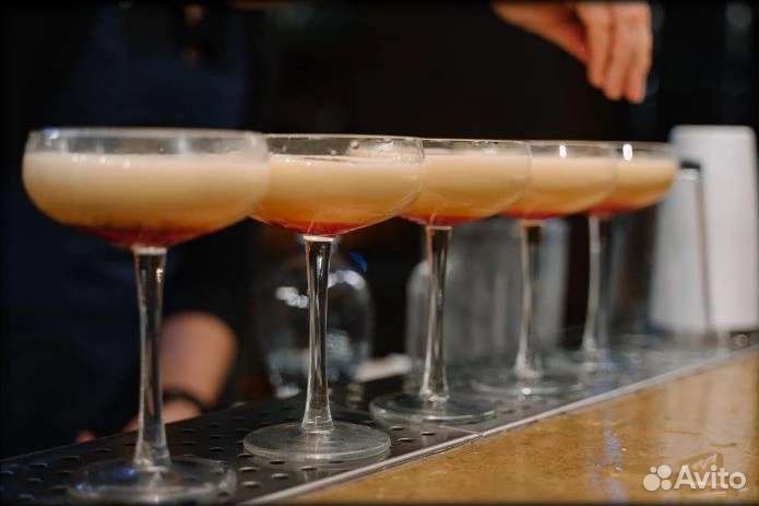 Выездной бар, бармены, официанты