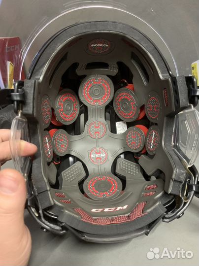 Хоккеный шлем