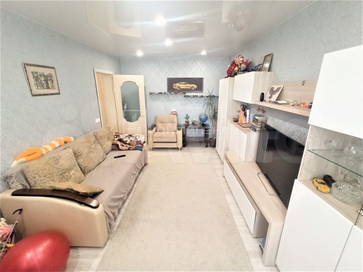 2-к. квартира, 50 м², 3/3 эт.