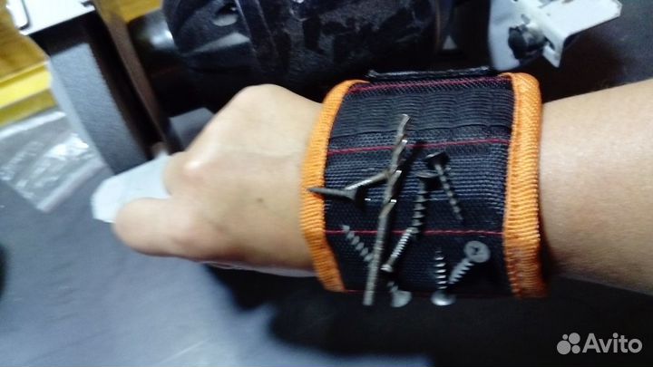 Строительный браслет с магнитом