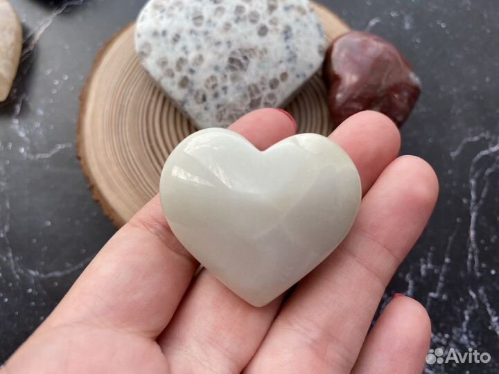 Натуральные камни сердечки